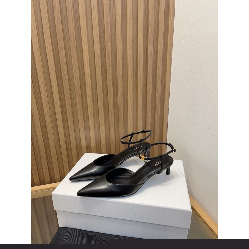 Ce**e high heels